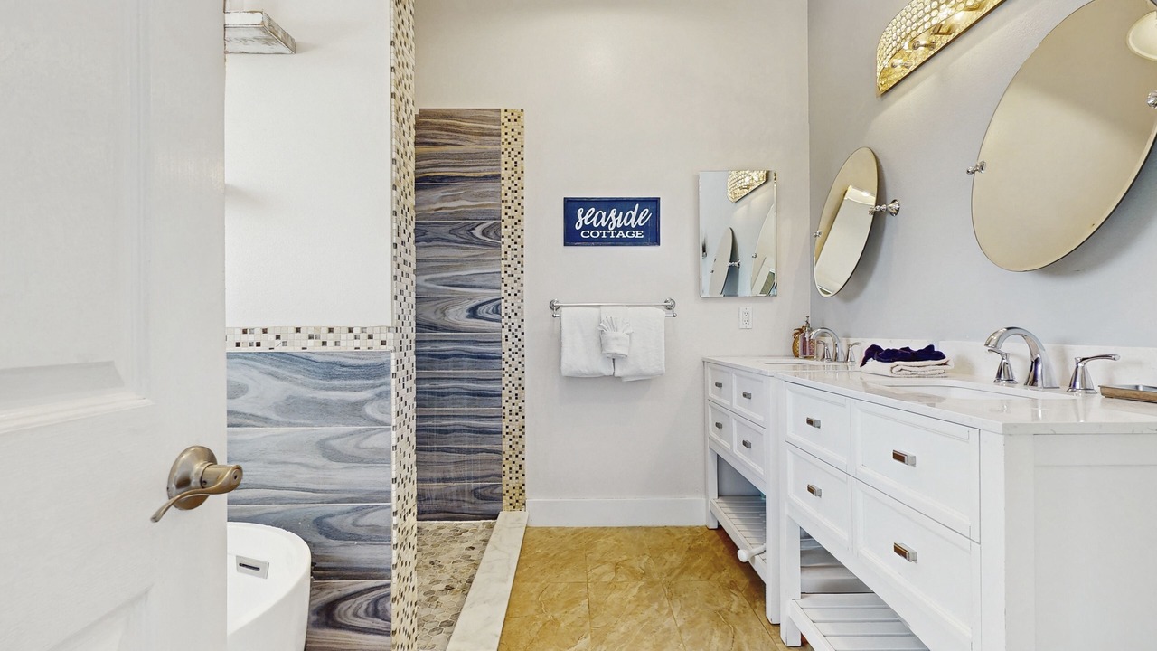 Photo of Bathroom in Waikoloa