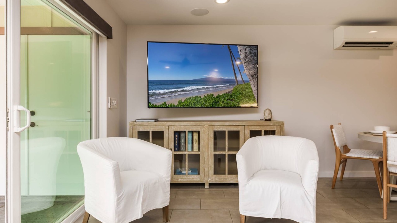 Photo of Livingroom in Downtown Lahaina