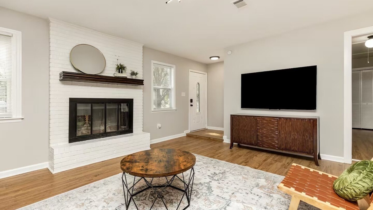 Photo of Livingroom in Houston County