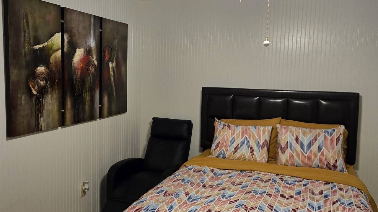 Photo of Bedroom in Clinton