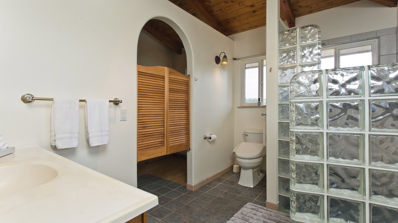 Photo of Bathroom in Waialee