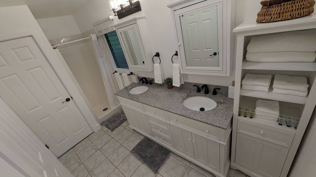 Photo of Bathroom in Waianae