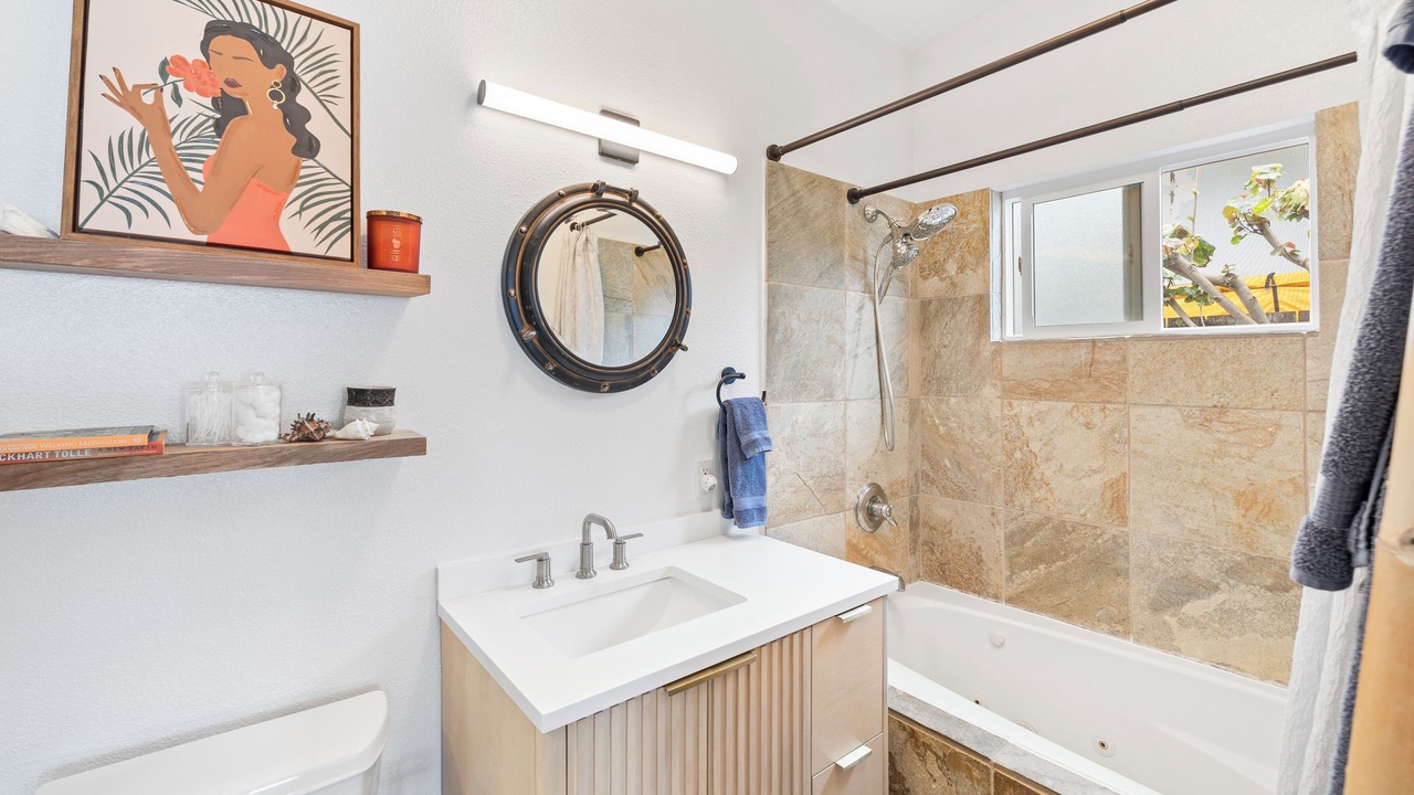 Photo of Bathroom in Waialua