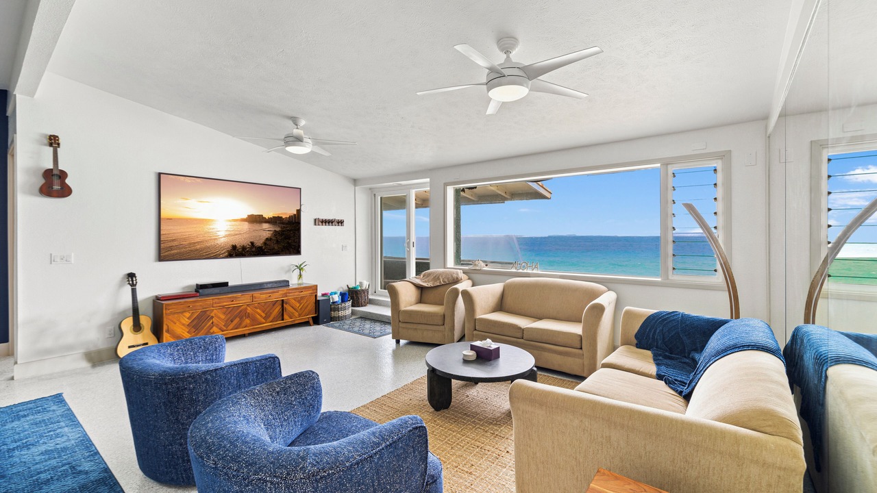 Photo of Livingroom in Waialua