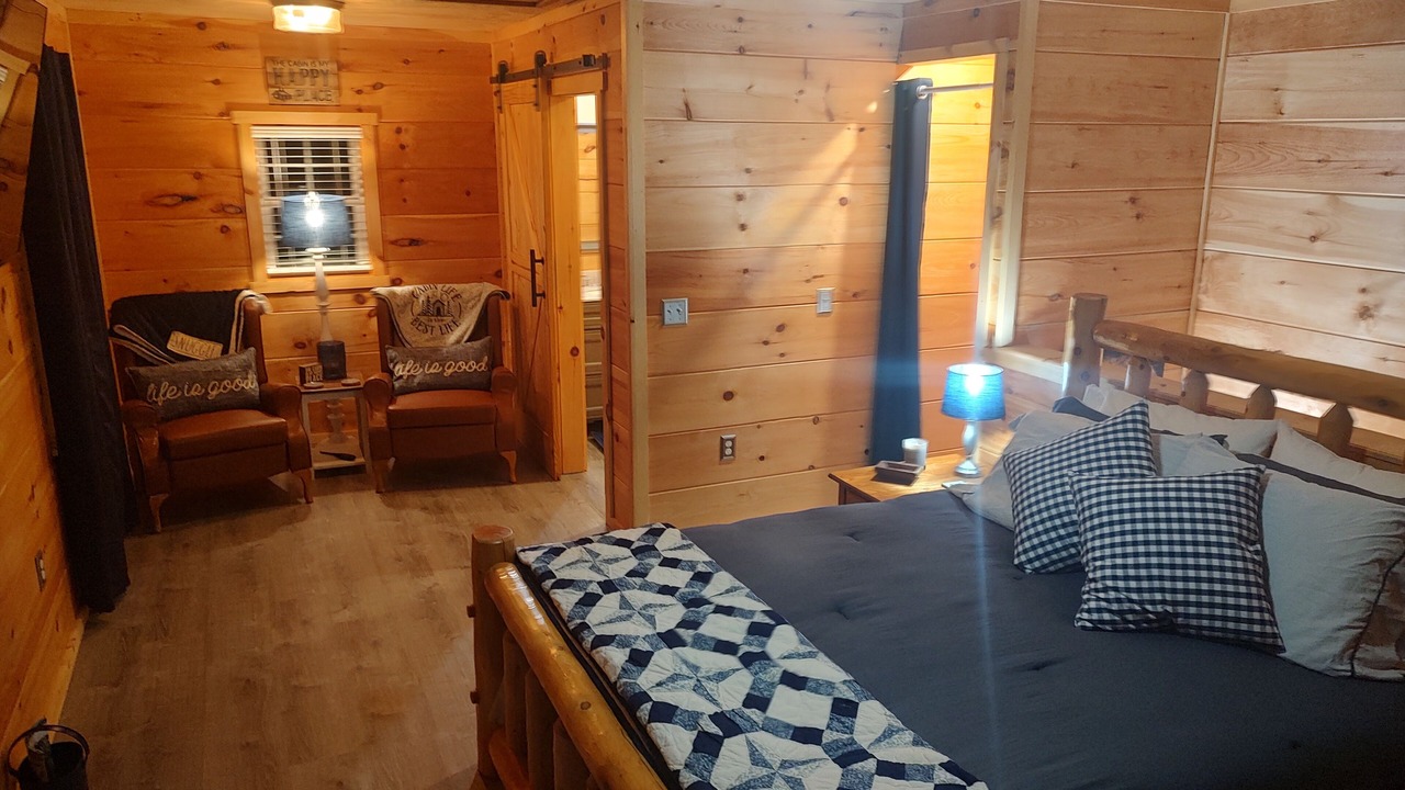 Photo of Bedroom in Mountain Rest