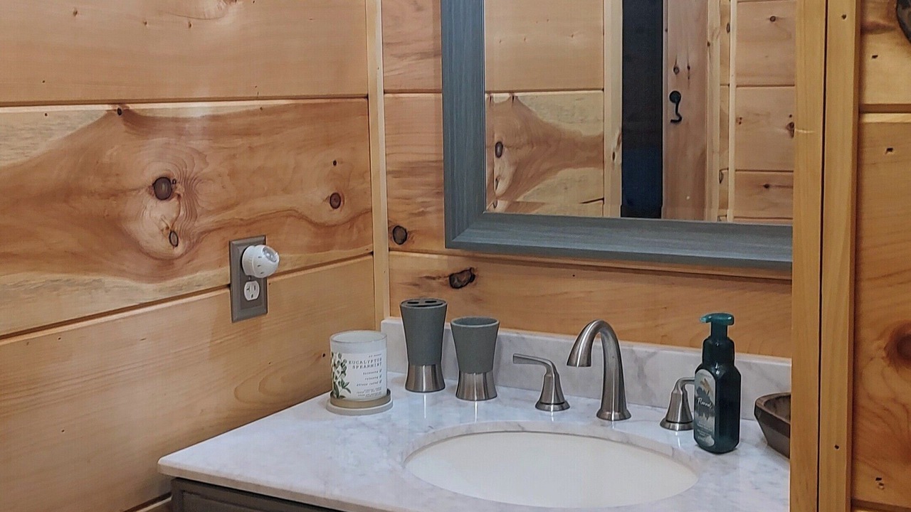 Photo of Bathroom in Mountain Rest