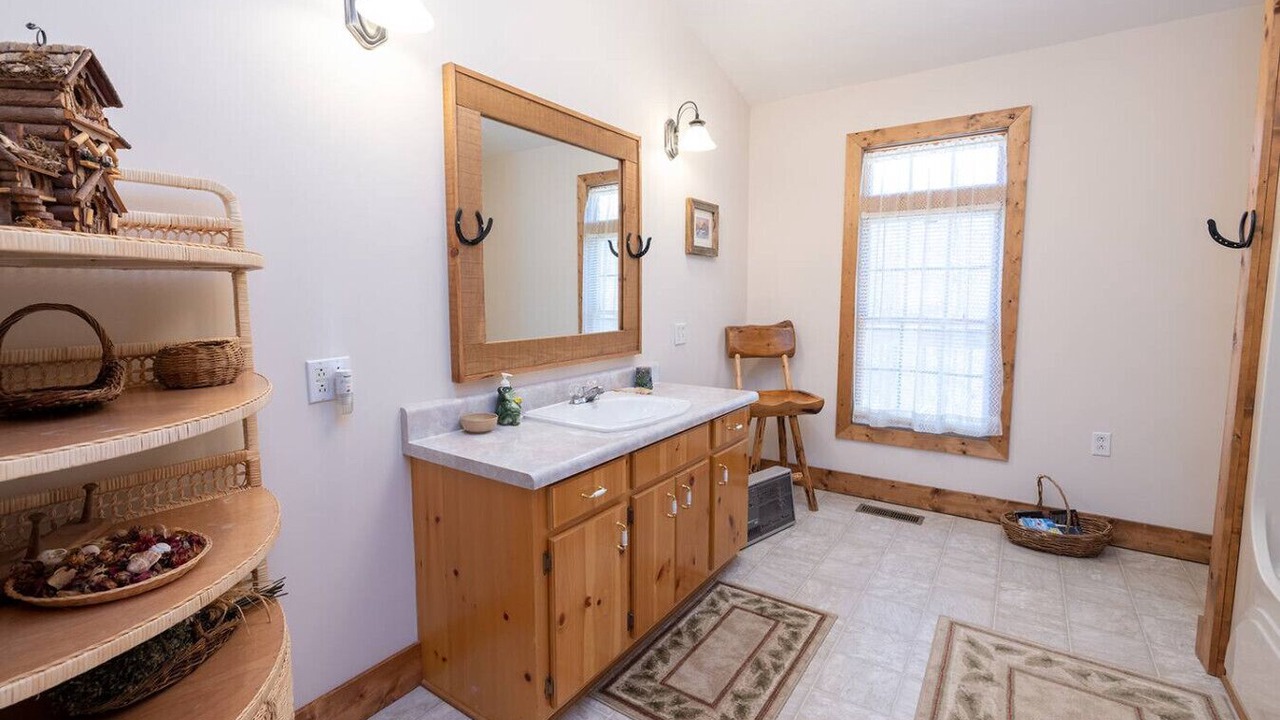 Photo of Bathroom in Mountain Rest