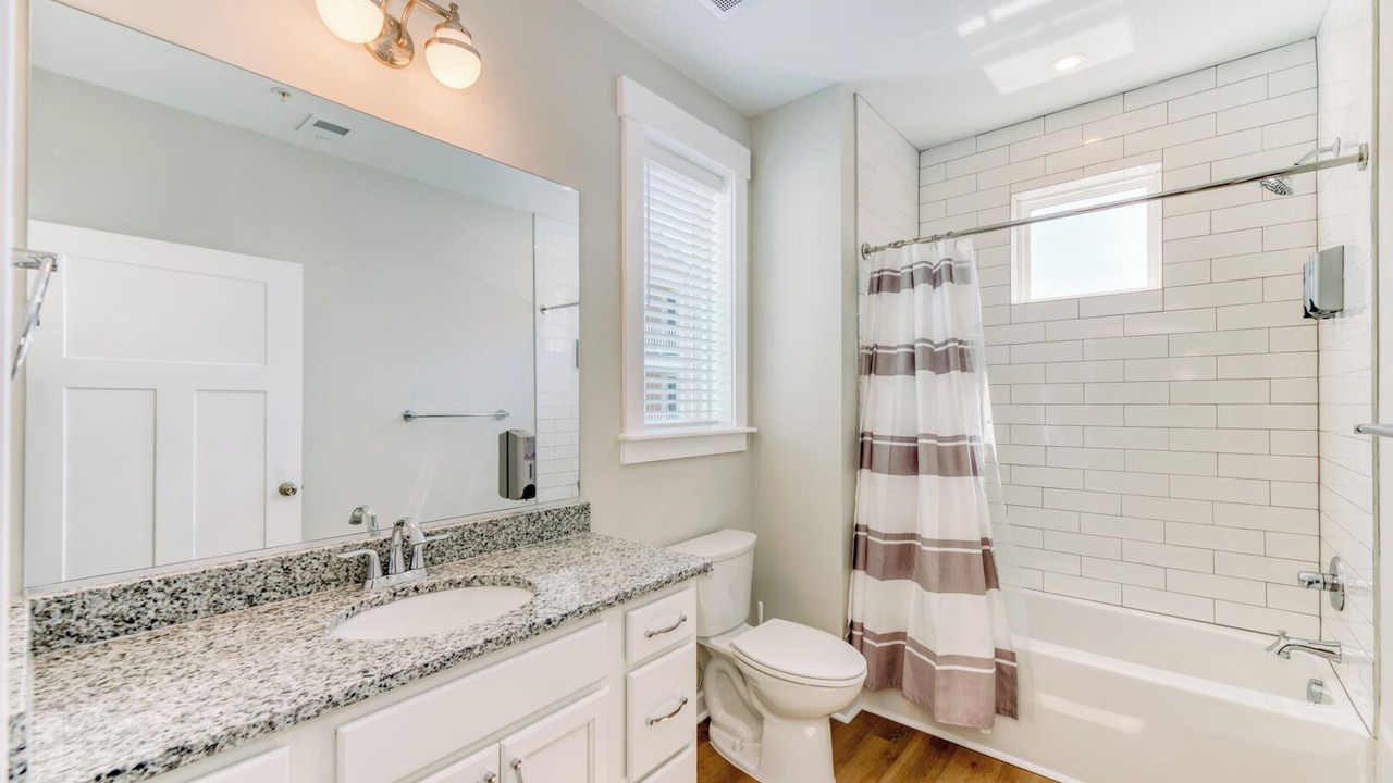 Photo of Bathroom in Bermuda Bay