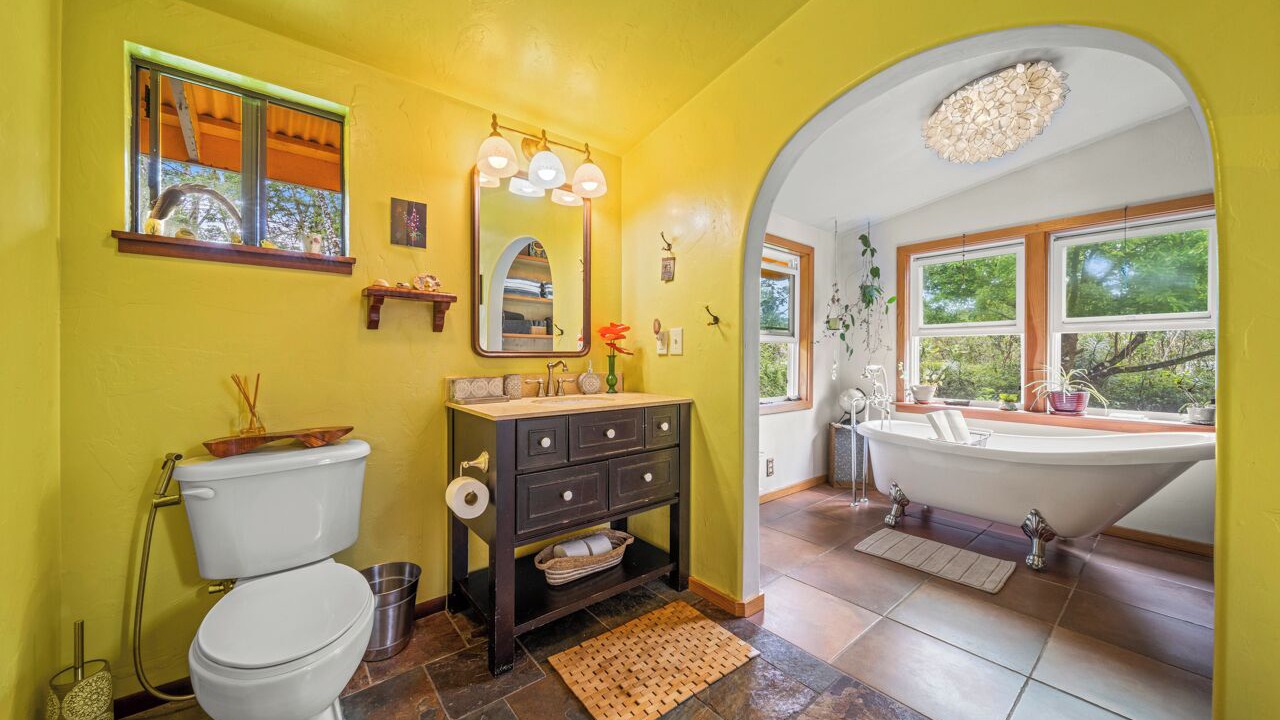 Photo of Bathroom in Keaau