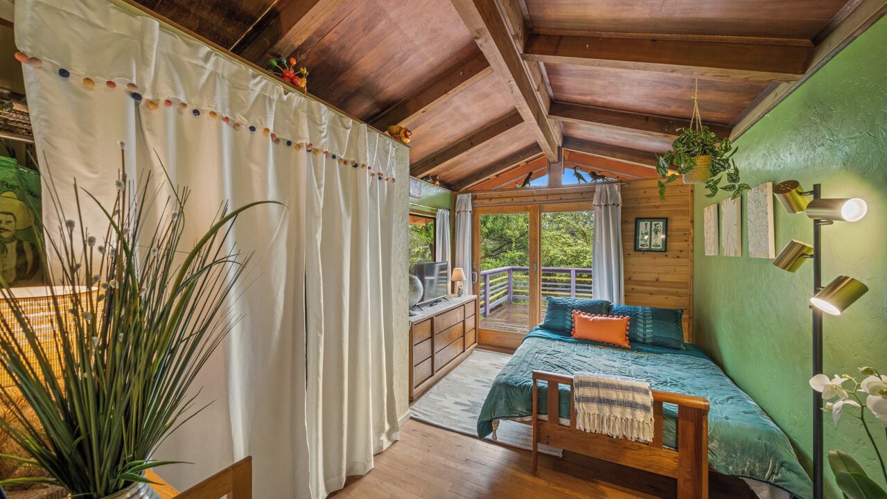 Photo of Bedroom in Keaau