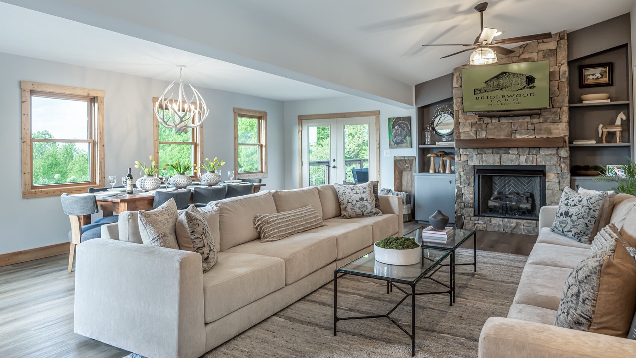 Photo of Livingroom in Mills River