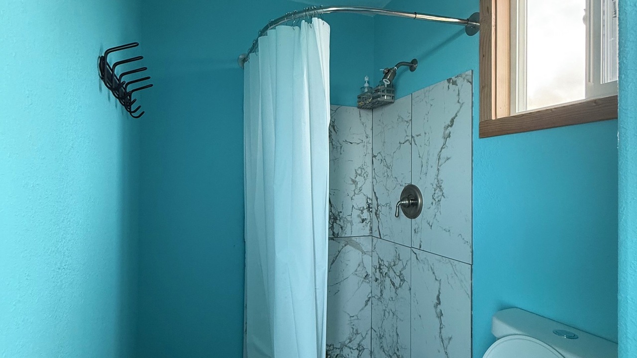 Photo of Bathroom in Naalehu