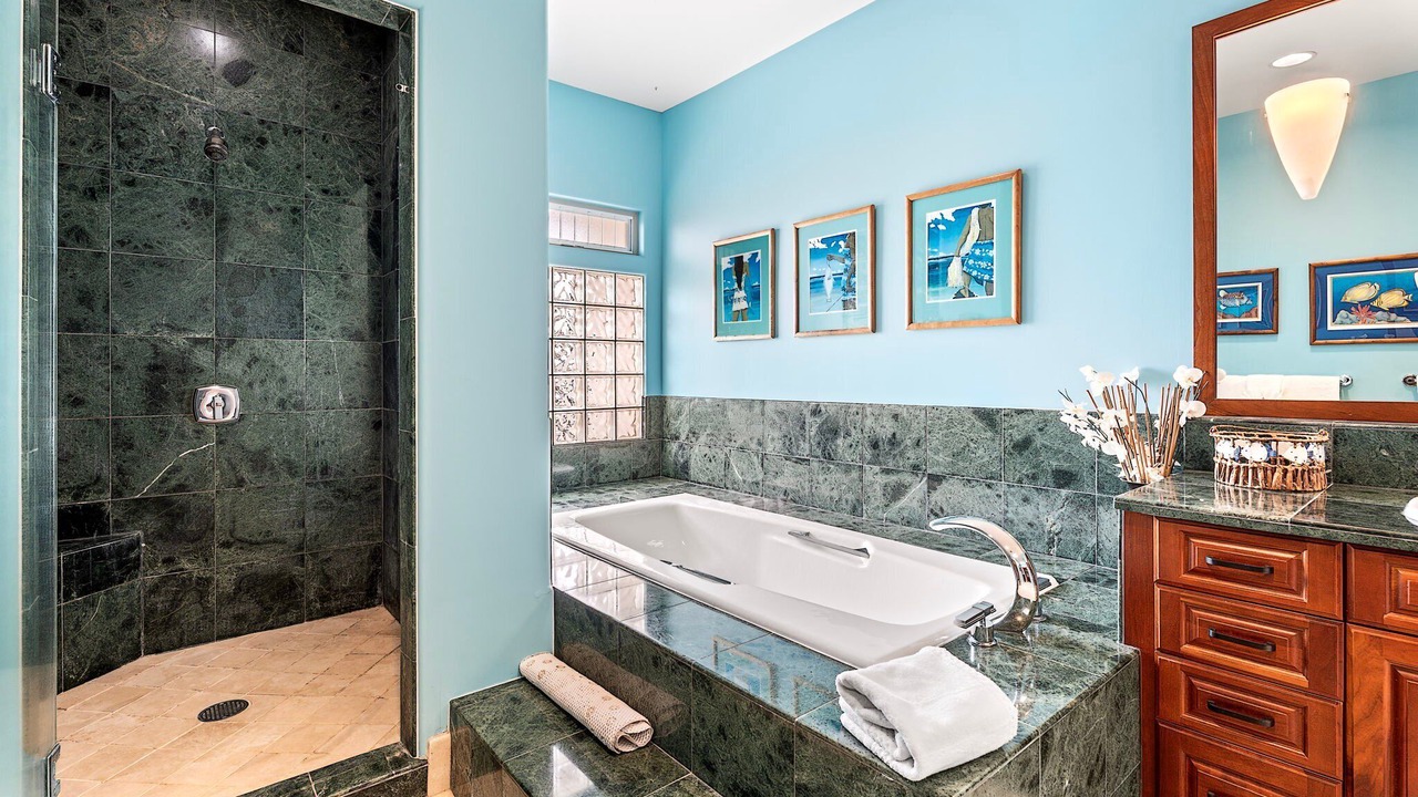 Photo of Bathroom in Kulalani