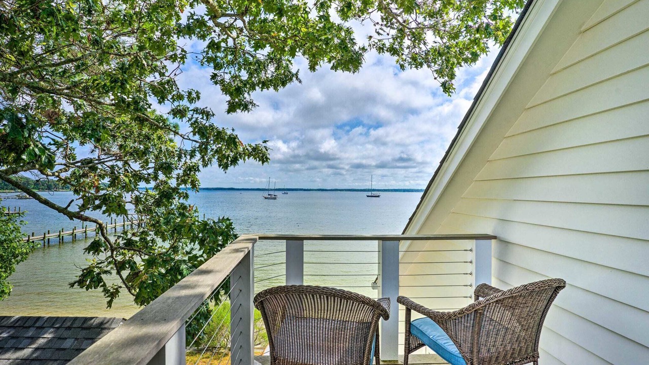 Photo of Patio Balcony in Deltaville