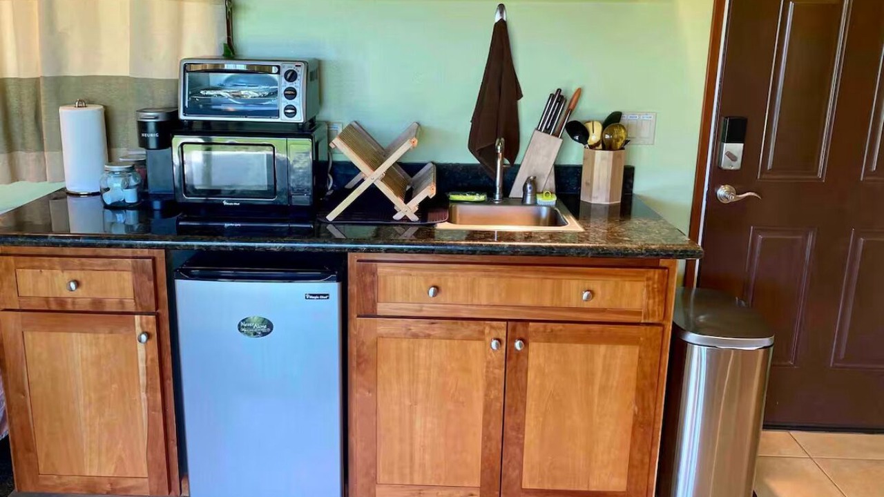 Photo of Kitchen in Pu'uanahulu