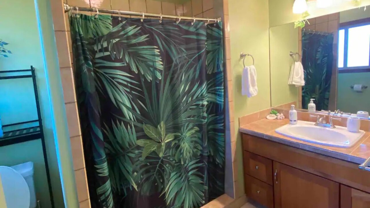 Photo of Bathroom in Pu'uanahulu