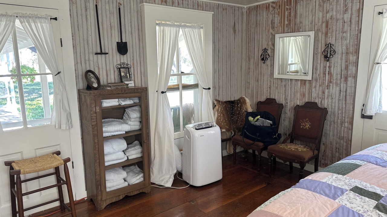 Photo of Bedroom in Center Point