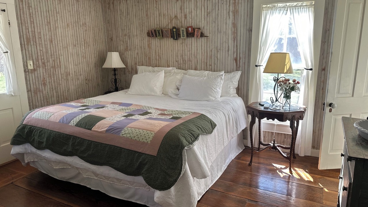 Photo of Bedroom in Center Point
