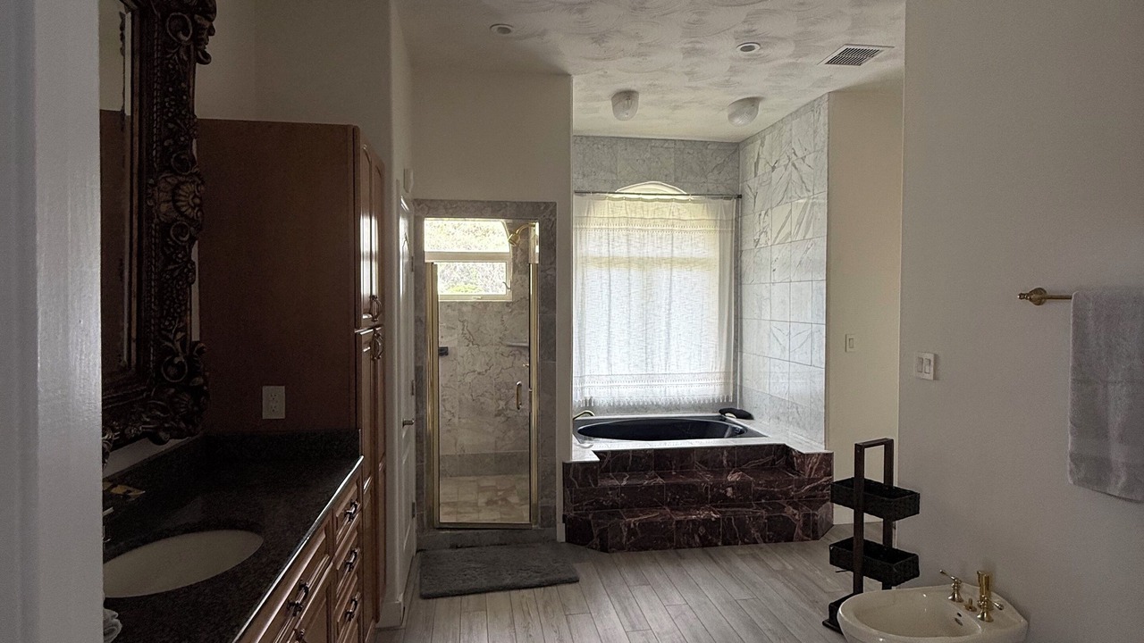 Photo of Bathroom in Wailuku