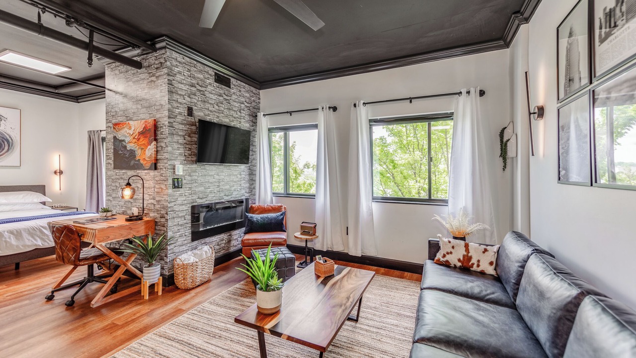 Photo of Livingroom in Fourth Ward