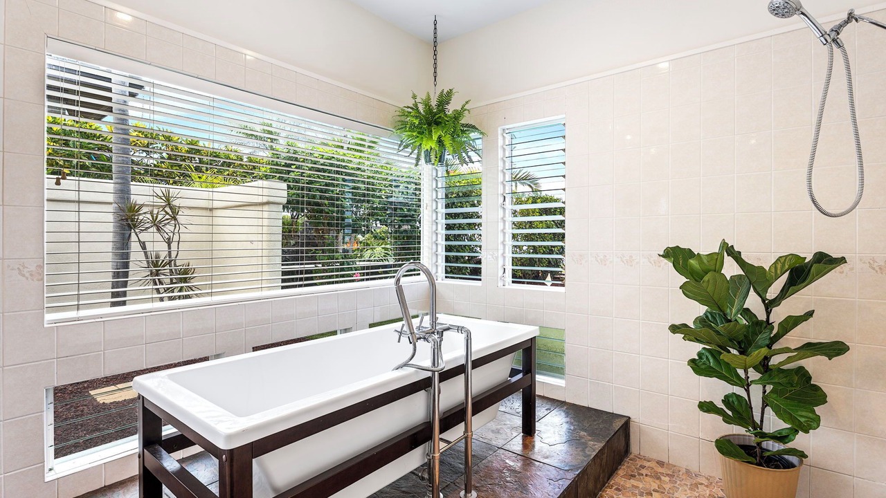 Photo of Bathroom in Kahaluu-Keauhou