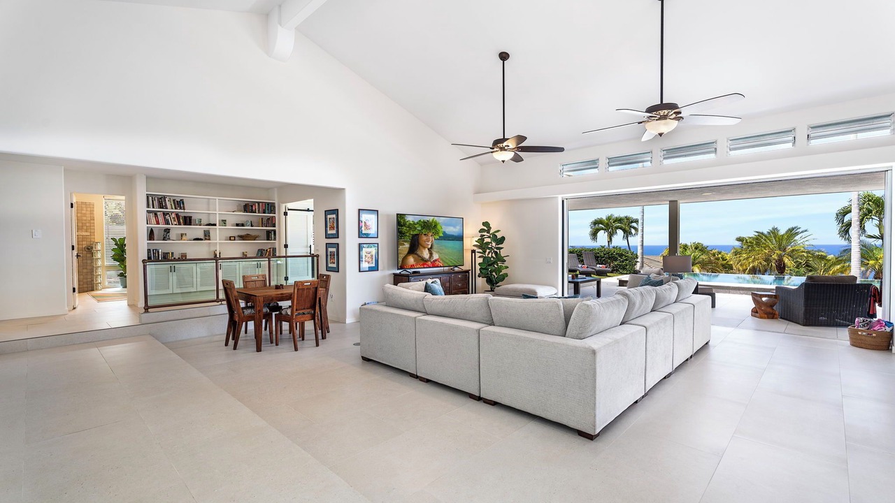 Photo of Bedroom in Kahaluu-Keauhou