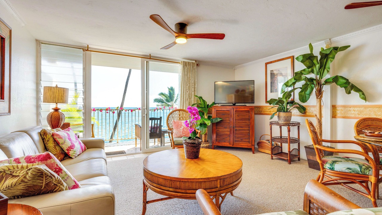 Photo of Livingroom in Punaluu