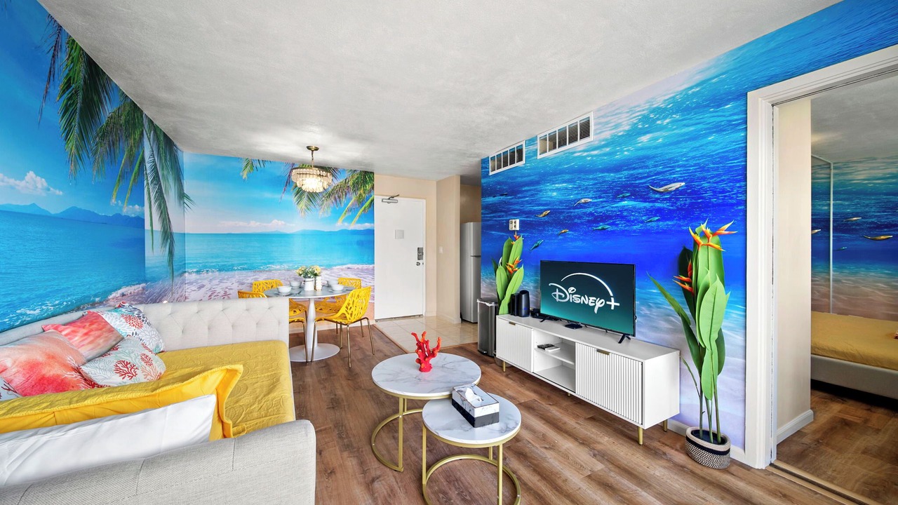 Photo of Livingroom in Waikiki