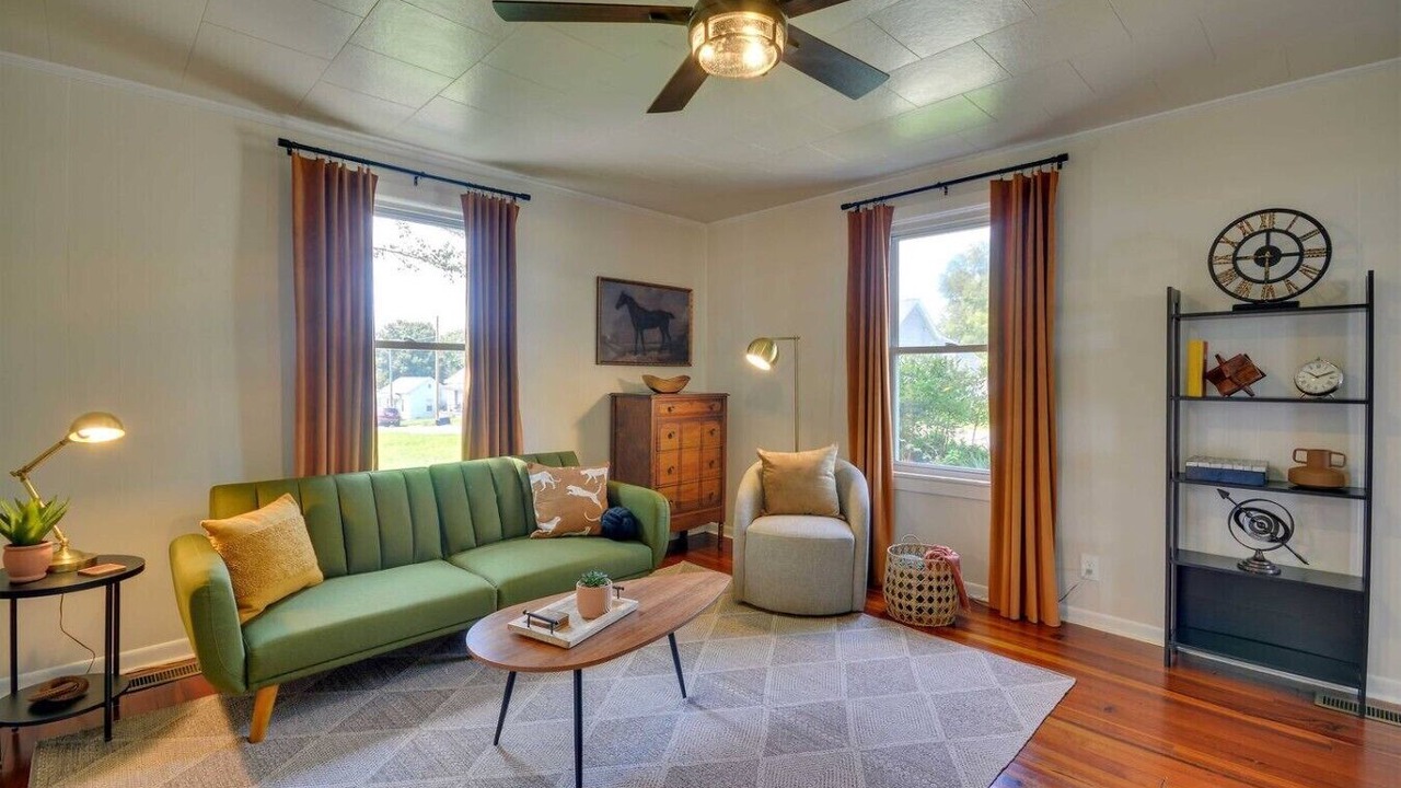 Photo of Livingroom in Danville