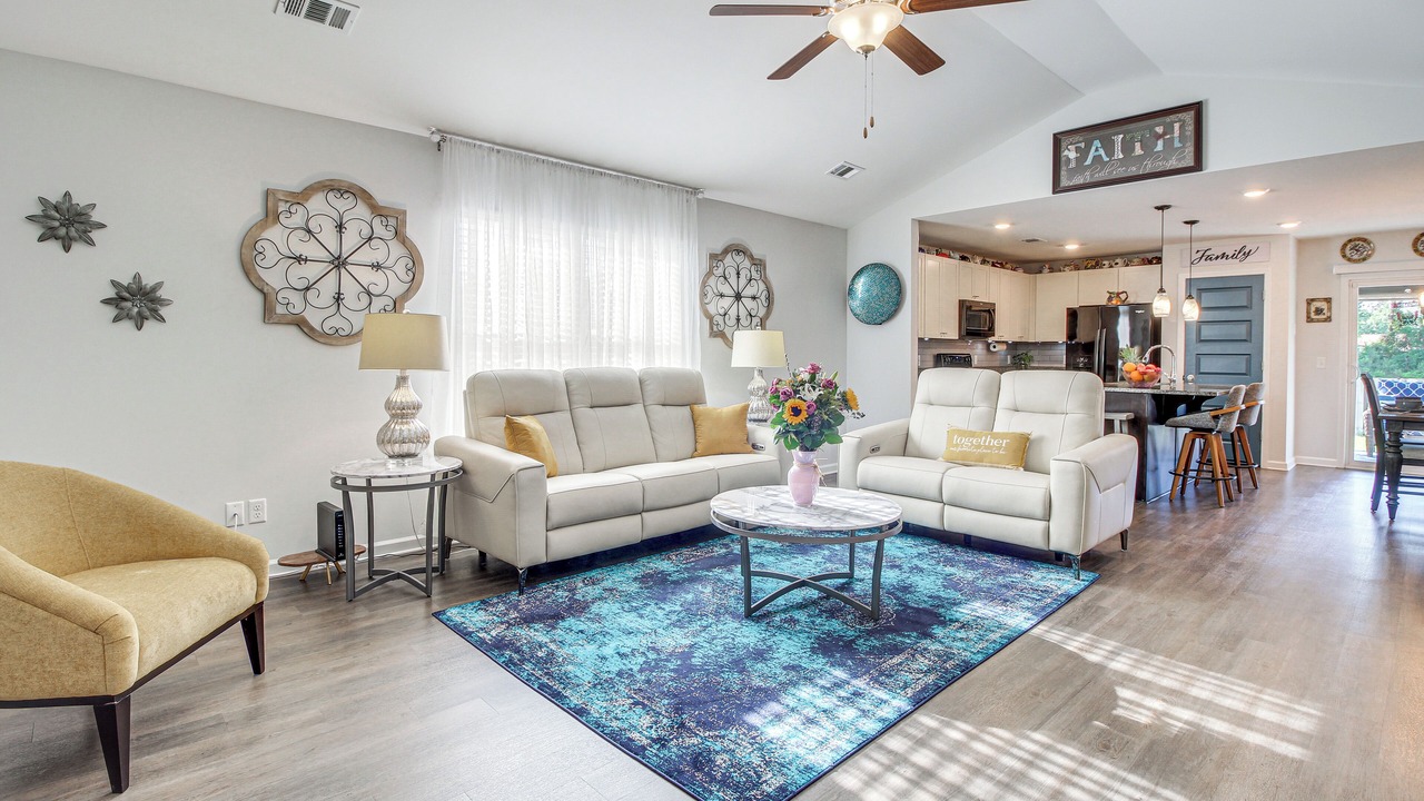 Photo of Livingroom in Eden
