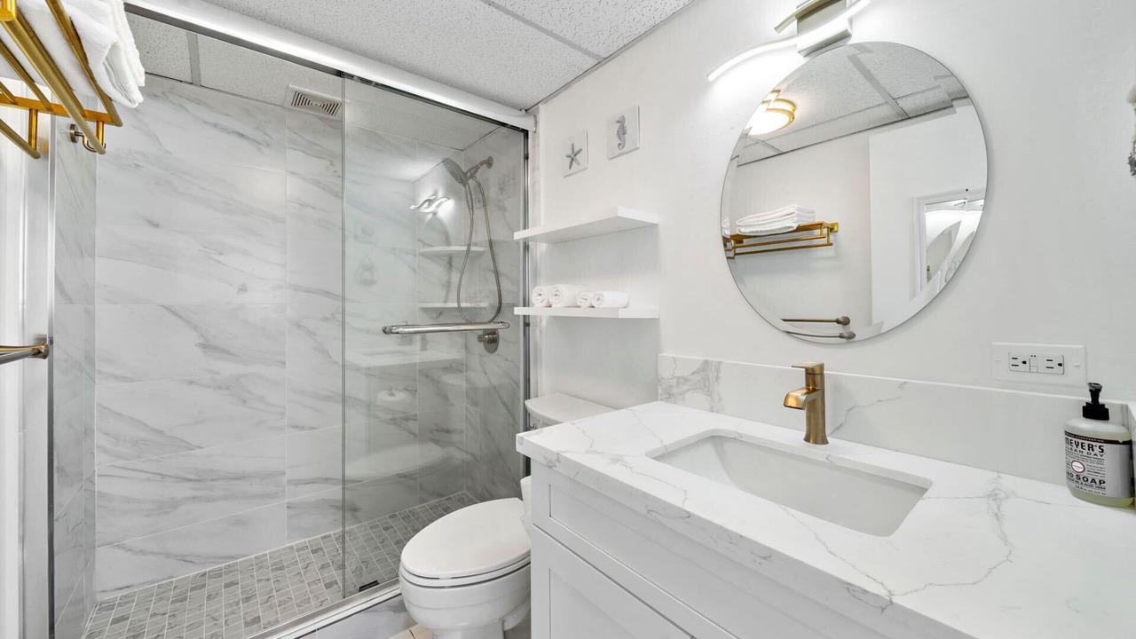 Photo of Bathroom in Waikiki