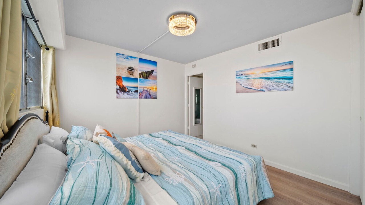 Photo of Bedroom in Waikiki