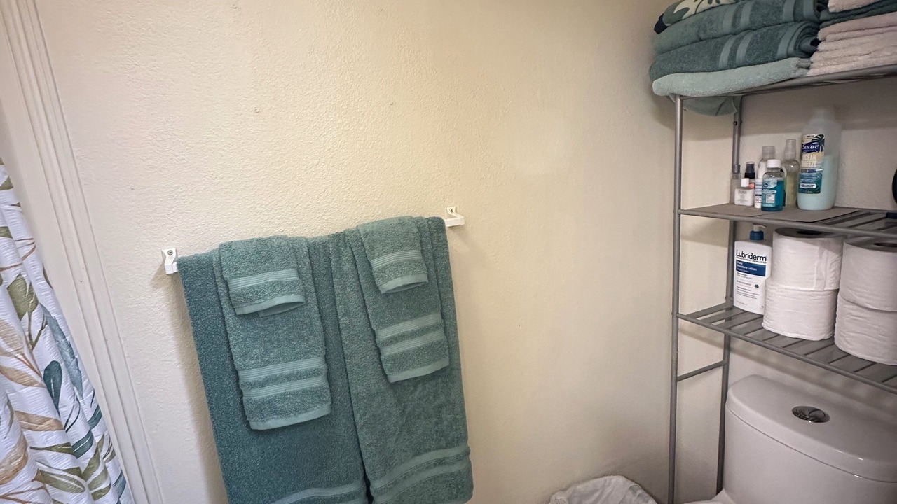 Photo of Bathroom in Historic Kailua Village