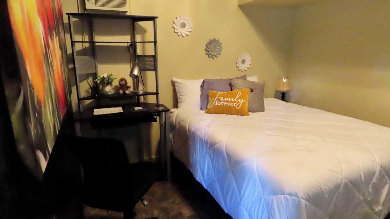 Photo of Bedroom in Glenwood