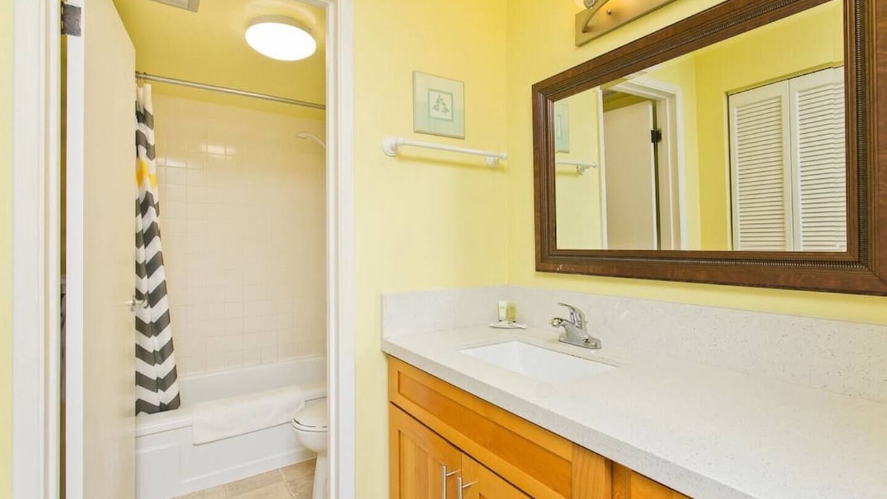 Photo of Bathroom in McCully - Moiliili