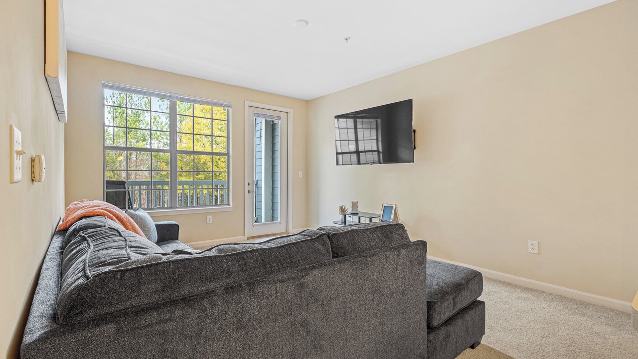 Photo of Livingroom in Lawrenceville