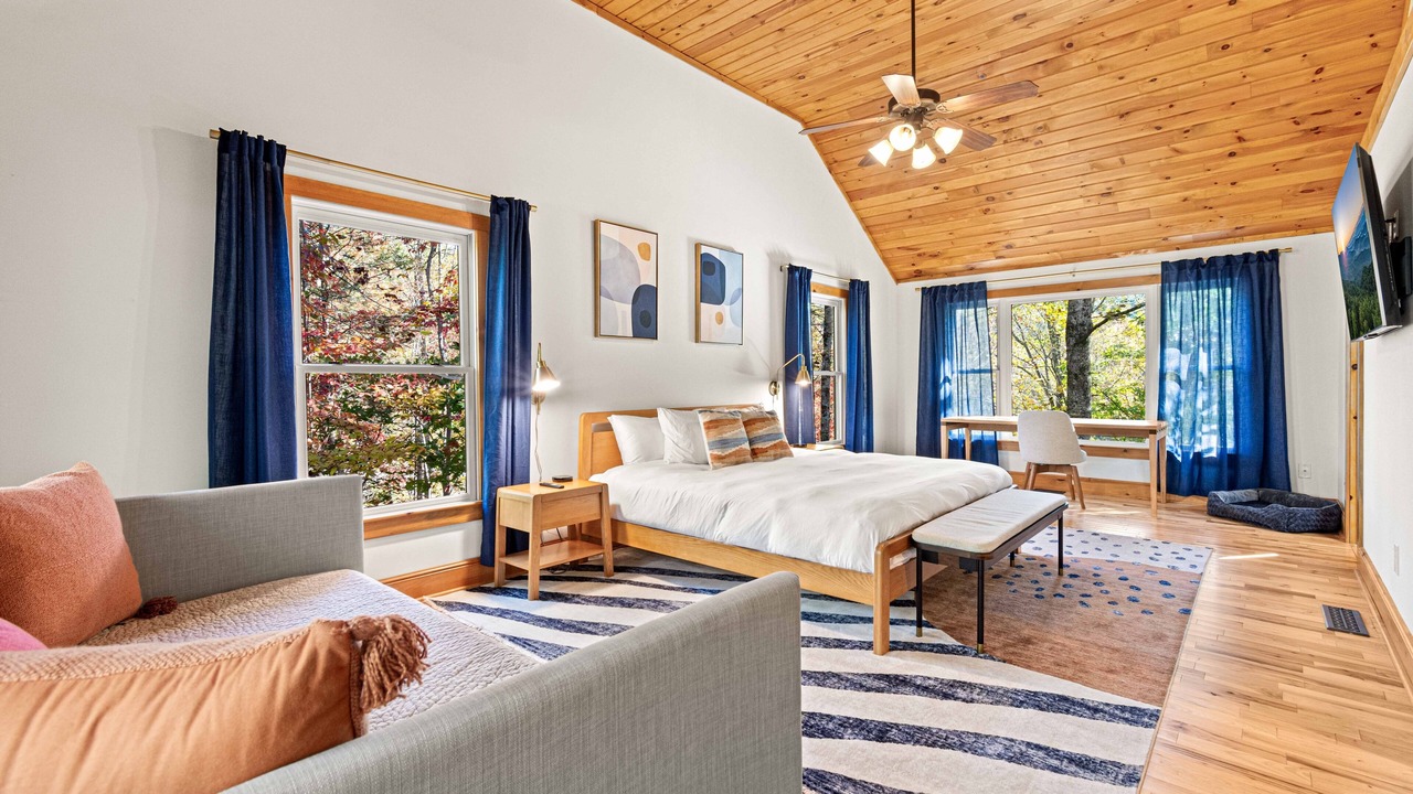 Photo of Bedroom in Clarkesville