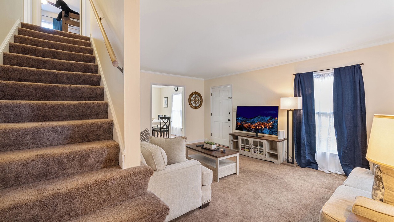 Photo of Livingroom in Ashbrook - Clawson Village