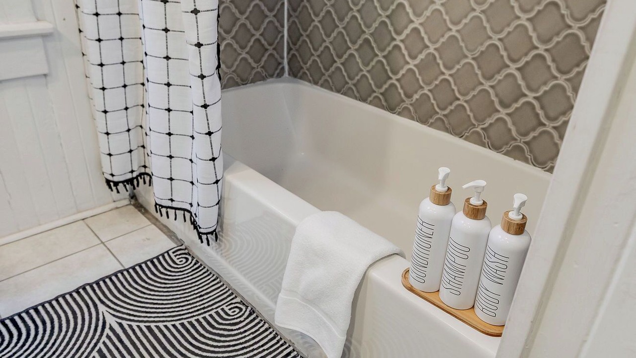 Photo of Bathroom in Dixon Park