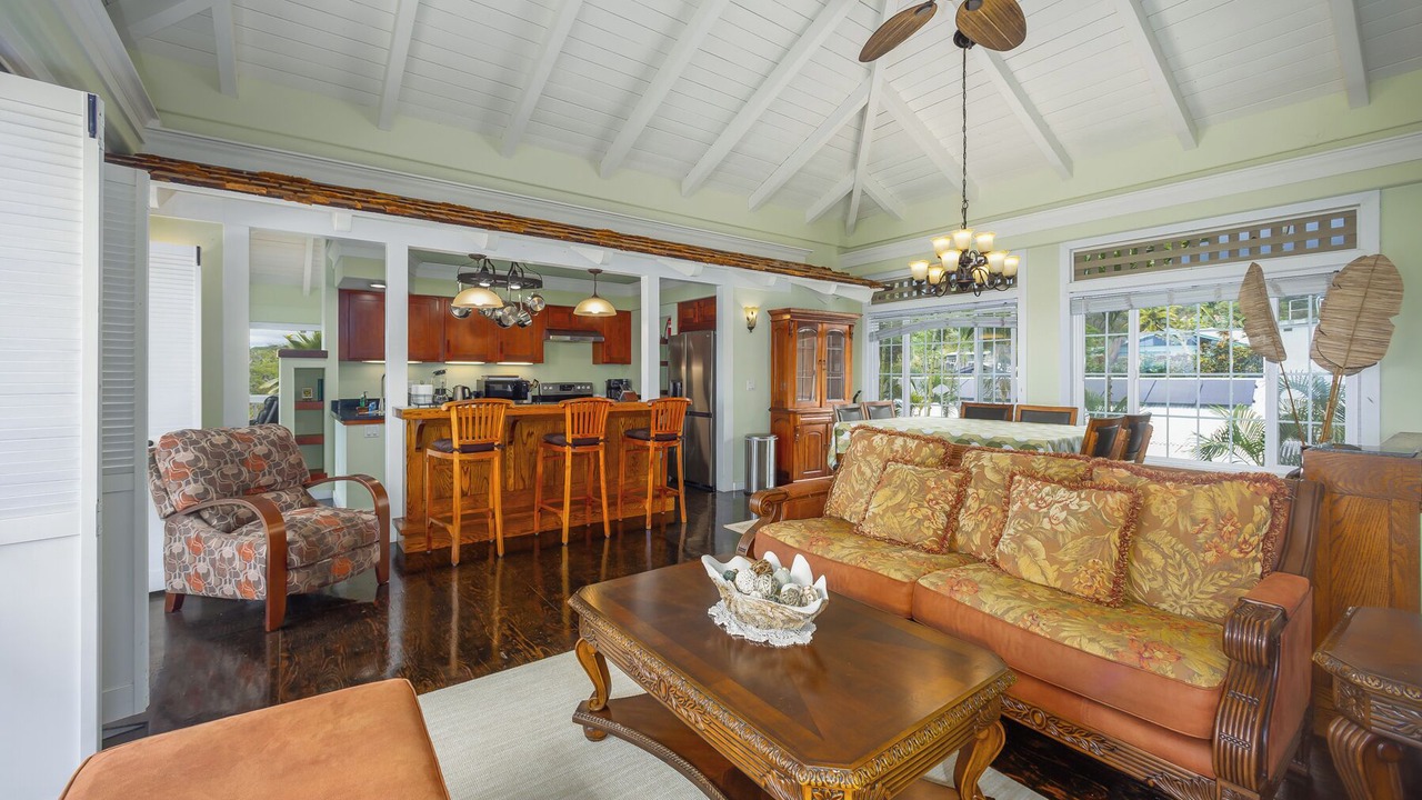 Photo of Livingroom in Historic Kailua Village