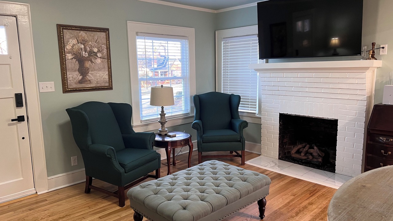 Photo of Livingroom in Newton