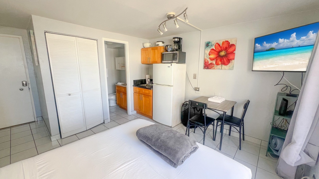 Photo of Bedroom in Waikiki