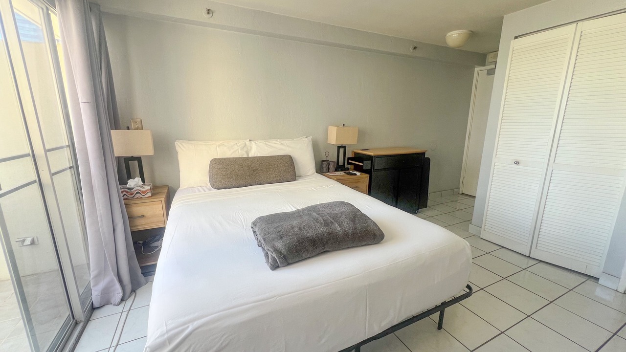 Photo of Bedroom in Waikiki