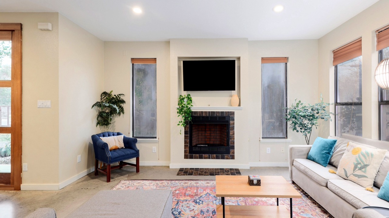 Photo of Livingroom in Blackshear-Prospect Hill