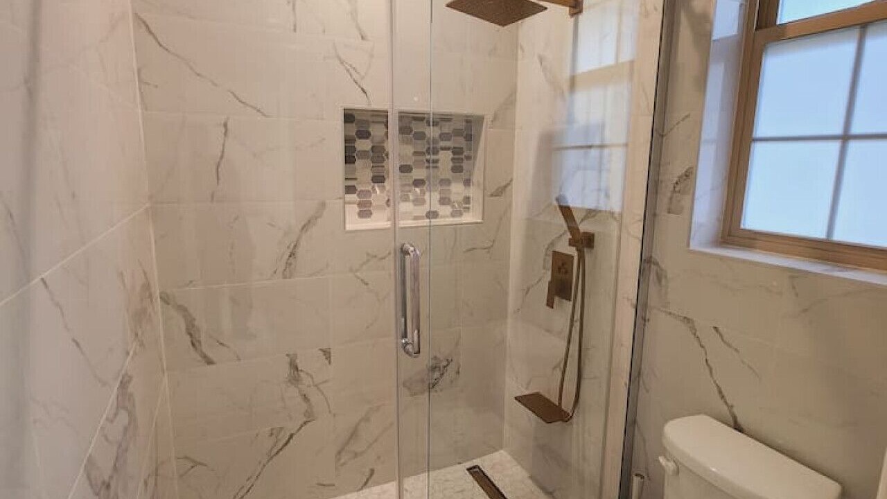 Photo of Bathroom in Makaha Valley