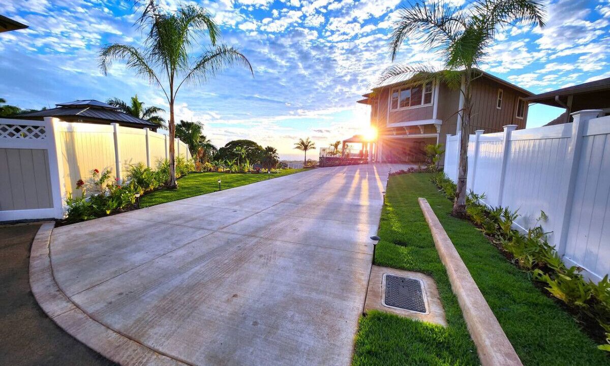 Photo of Outdoor in Makaha Valley