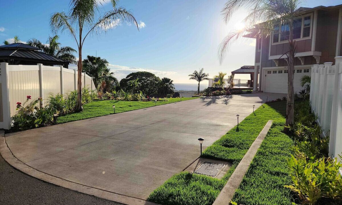 Photo of Outdoor in Makaha Valley