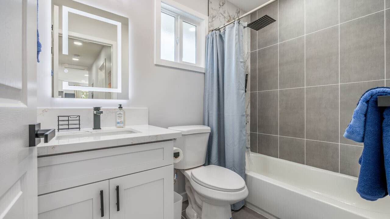 Photo of Bathroom in Mililani
