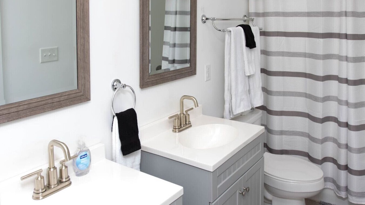 Photo of Bathroom in Dunean