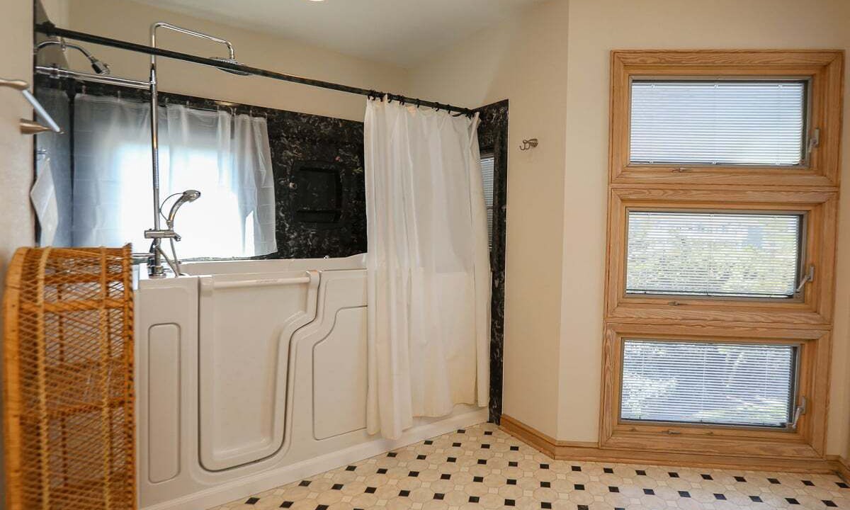 Photo of Bathroom in Southern Shores